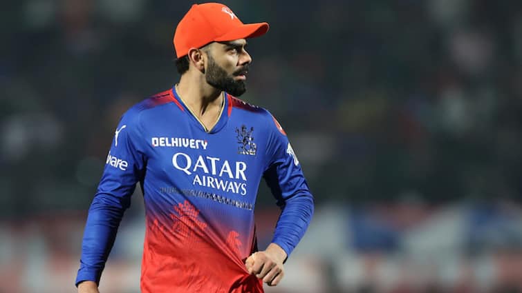 Virat Kohli Reaction After Lost Against Rajasthan Royals RCB vs RR IPL 2024 Latest Sports News RCB vs RR: राजस्थान रॉयल्स के खिलाफ हार के बावजूद खुश हैं विराट कोहली! बाहर होने के बाद कह डाली बड़ी बात