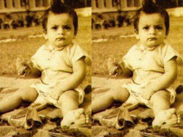 तस्वीर में दिख रहे इस बच्चे के आज देश ही नहीं दुनियाभर में फैंस हैं. आज ये आलीशान लाइफ जीता है. लेकिन इसे ये मुकाम इतनी आसानी से हासिल नहीं हुआ है. गरीबी में पले इस बच्चे ने कड़ी मेहनत कर बॉलीवुड में नाम, शोहरत और खूब धन-दौलत कमाई है. चलिए यहां जानते हैं आखिर ये बच्चा है कौन?