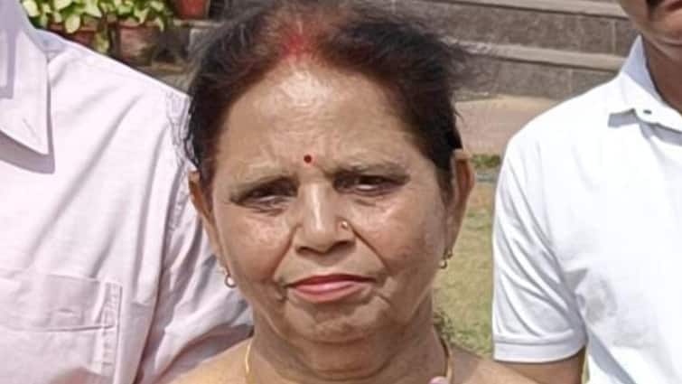 Santosh Gangwar Wife Death In UP Bareilly Former Union Minister Santosh Gangwar's Wife Passes Away In UP's Bareilly