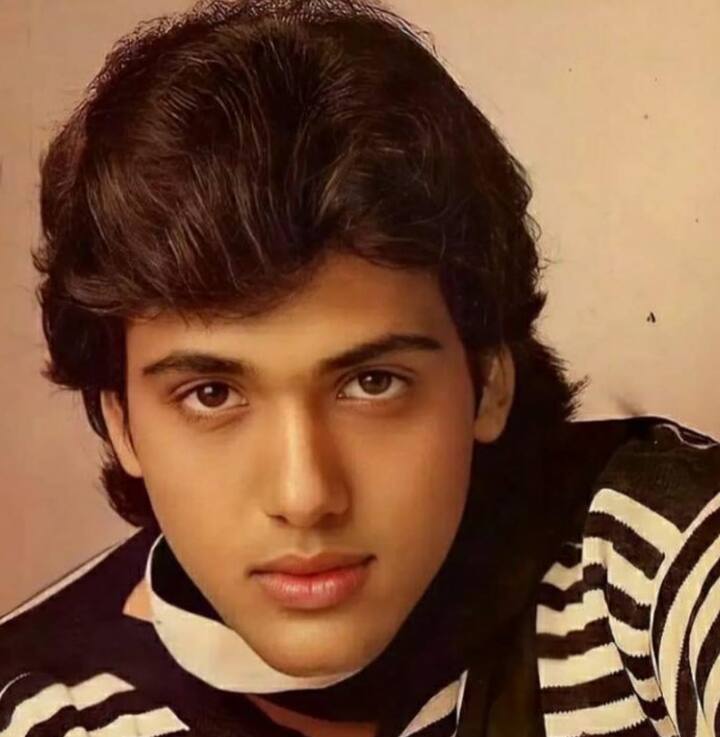 बता दें कि गोविंदा ने साल 1986 में लव 86 से धमाकेदार डेब्यू किया था. पहली ही फिल्म सुपर-डुपर हिट रही तो गोविंदा के पास भी काम की बाढ़ आ गई थी. 1987 में एक पुराने इंटरव्यू में गोविंदा ने खुलासा किया था कि उन्होंने अपने डेब्यू के कुछ ही हफ्तों में 70 से ज्यादा फिल्में साइन कर ली थीं.