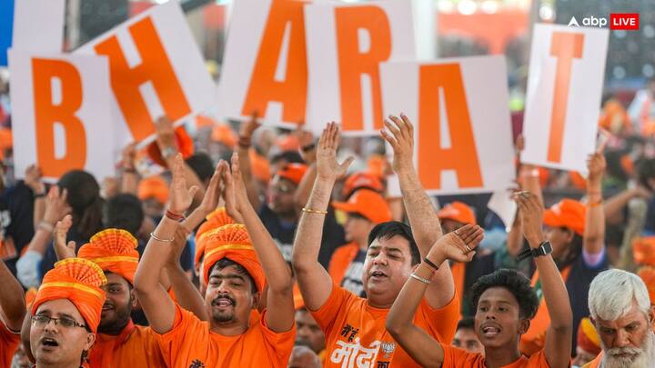 इंटरव्यू के दौरान चुनावी रणनीतिकार ने यह भी बताया कि यूपी में बीजेपी वाले 40-50 सीटें हार रहे हैं, ऐसा न तो पक्ष कह रहा है और न ही विपक्ष की ओर से कहा जा रहा है.