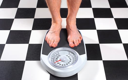 Unexplained Weight Changes: Metabolism will be slowed down by hypothyroidism, or an underactive thyroid, which can cause weight gain despite dietary or exercise changes. On the other hand, weight loss can occur despite an increase in appetite and food intake due to hyperthyroidism, or an overactive thyroid. (Image Source: Getty)