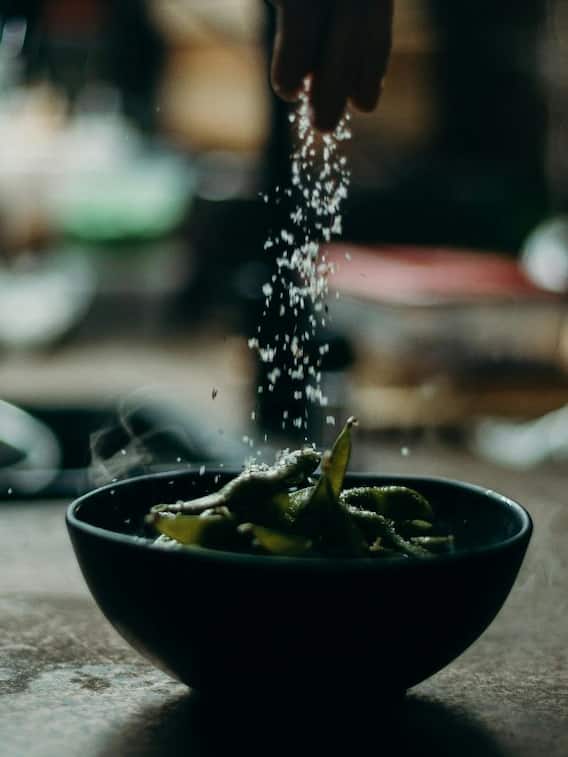 गर्मियों में ज्यादा नमक खाना चाहिए या फिर कम