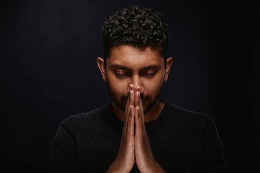 Starting Your Day with Gratitude: One should begin their day with practices that cultivate gratitude and set a positive tone. 