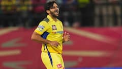 Photos: 'फास्ट टैग या स्लो टैग', जाम में फंसे शार्दुल ठाकुर का सिस्टम पर तंज