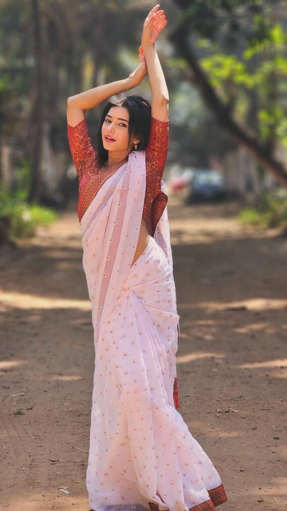 मुरांबाच्या सोज्वळ रमाचा ग्लॅमरस लुक पाहिलात का?