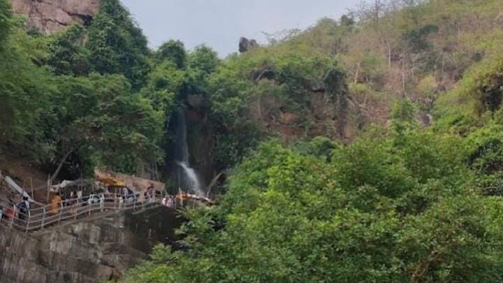 बारिश समाप्त होते ही दोबारा वहां काम शुरू कर दिया जाएगा. बारिश के मौसम में अक्सर ककोलत में सैलाब आता रहता है. जिससे कुछ न कुछ नुकसान होता ही है.  अब अंतिम चरण में पूरा निर्माण है. निर्माण होते ही आम लोगों के लिए प्रवेश को खोल दिया जाएगा.इस समय कार्य जारी है.