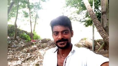 A rowdy involved in various crimes was stabbed to death 5 Youngsters arrested Crime: தேனியில் பிரபல ரவுடி நடுரோட்டில் குத்திக்கொலை - 5 இளைஞர்கள் கைது