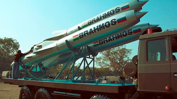 Brahmos: బ్రహ్మోస్ దెబ్బకు పాకిస్తాన్ కకావికలం -  బ్రహ్మాస్త్రాన్ని తమకూ ఇవ్వాలని వెంట పడుతున్న దేశాలు
