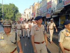 दिल्ली में वोटिंग से पहले अलर्ट पुलिस, कई इलाकों में किया पैदल मार्च