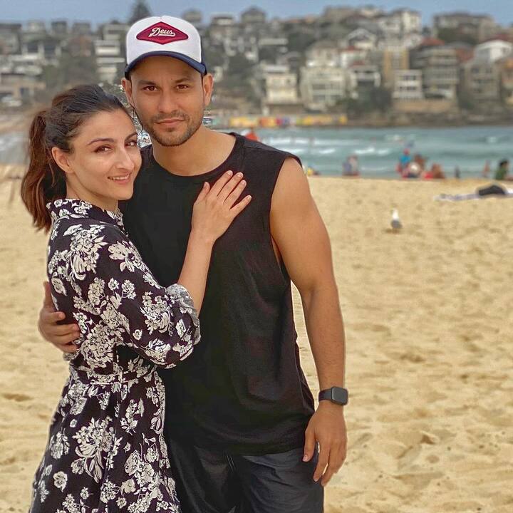 पर्सनल लाइफ की बात करें तो सोहा अली खान ने एक्टर कुणाल खेमू से शादी की है. दोनों अब एक बेटी के पेरेंट्स् भी बन चुके हैं. जिसका इनाया खेमू है.