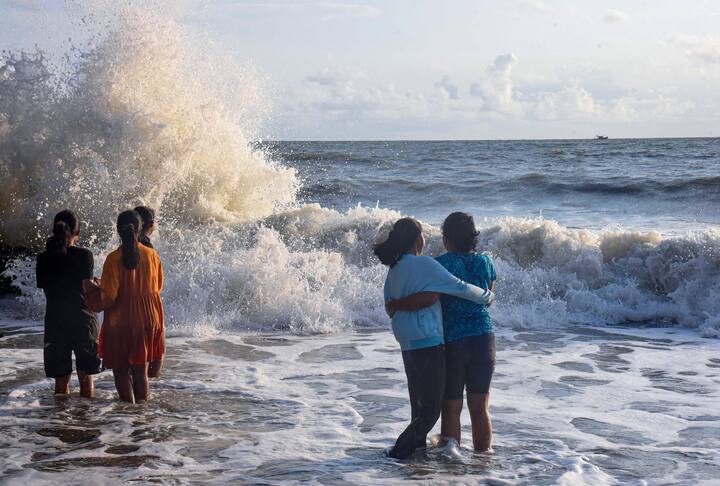 ২০০৯ সালের ২৫ মে সুন্দরবনে ছোবল মেরেছিল আয়লা। মারাত্মক ছিল সে ঝড়। আয়লার দাপটে বাংলায় প্রাণ গিয়েছিল কমপক্ষে ১৫০ জনের।