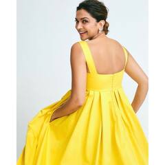 Deepika Padukone Pics: येलो ड्रेस में दीपिका पादुकोण ने फ्लॉन्ट किया प्रेग्नेंसी ग्लो, स्माइल से ट्रोल्स को कराया चुप