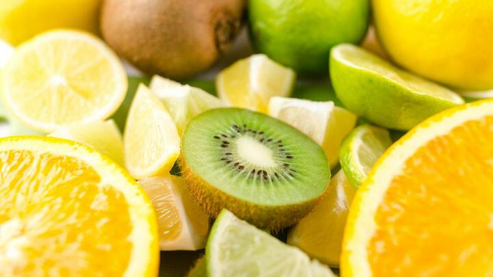 குடை மிளகாயில் வைட்டமின் சி அதிகம். இதில் பொட்டாசியமும் அதிகளவு கிடைக்கும். உங்களது சமையலில் குடை மிளகாயை கண்டிப்பாக சேர்த்துக்கொள்ள வேண்டும்