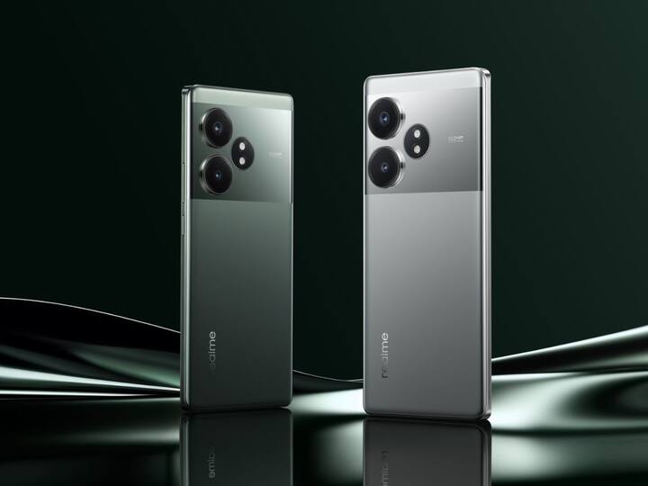 Realme GT 6T ਦੇ 8GB RAM/128GB ਸਟੋਰੇਜ ਵੇਰੀਐਂਟ ਦੀ ਕੀਮਤ ₹30,999, 8GB RAM/256GB ਸਟੋਰੇਜ ਵੇਰੀਐਂਟ ਦੀ ਕੀਮਤ ₹32,999, 12GB RAM/256GB ਸਟੋਰੇਜ ਵੇਰੀਐਂਟ ਦੀ ਕੀਮਤ ₹35,999 ਹੈ ਅਤੇ 12GB RAM/512GB ਸਟੋਰੇਜ ਵੇਰੀਐਂਟ ਦੀ ਕੀਮਤ ₹39,999 ਰੱਖੀ ਗਈ ਹੈ। ਨਵੀਨਤਮ Realme ਫੋਨ ਦੋ ਰੰਗਾਂ ਦੇ ਵਿਕਲਪਾਂ ਵਿੱਚ ਉਪਲਬਧ ਹੋਵੇਗਾ, ਜਿਸ ਵਿੱਚ ਫਲੂਇਡ ਸਿਲਵਰ ਅਤੇ ਰੇਜ਼ਰ ਗ੍ਰੀਨ ਸ਼ਾਮਲ ਹਨ। ਗਾਹਕ ਇਸ ਫੋਨ ਨੂੰ Amazon, Realme.com ਤੋਂ 29 ਮਈ ਤੋਂ ਖਰੀਦ ਸਕਦੇ ਹਨ।