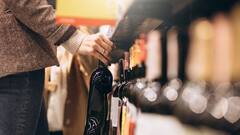 Delhi Voting: क्या दिल्ली के अलावा नोएडा-गुरुग्राम में भी दो दिन तक बंद रहेंगे शराब के ठेके?