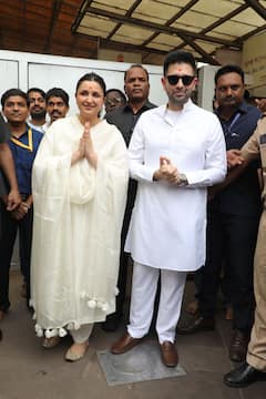 Parineeti Chopra And Raghav Chadha Visit Siddhivinayak Temple After His Eye Operation, See All Pics