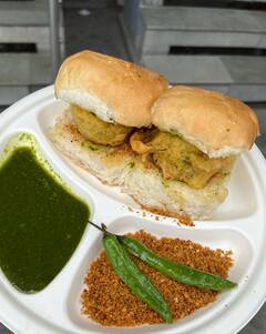 Maharashtrian Snacks: सुबह का नाश्ता हो या शाम का स्नैक, ये मराठी डिशेज आपको नहीं करेंगे निराश