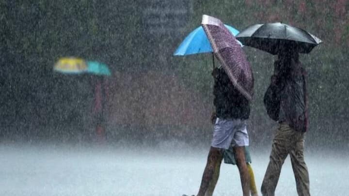 পূর্ব মেদিনীপুর, হাওড়া, কলকাতা, হুগলি, নদিয়ায় ভারী থেকে অতিভারী বৃষ্টি হতে পারে। সঙ্গে বইবে ঝড়।   পূর্ব বর্ধমান ও পশ্চিম মেদিনীপুরে ঝড়ের সঙ্গে ভারী বৃষ্টি হতে পারে।
