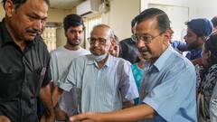 Delhi Elections 2024: अरविंद केजरीवाल ने बीवी बच्चों संग डाला वोट, देखें तस्वीरें