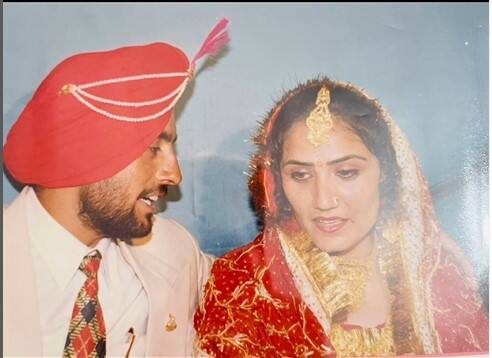 ਇਸ ਤੋਂ ਇਲਾਵਾ ਬਿੰਦੂ ਬਰਾੜ ਆਪਣੇ ਸੋਸ਼ਲ ਮੀਡੀਆ ਹੈਂਡਲ ਰਾਹੀਂ ਪ੍ਰਸ਼ੰਸਕਾਂ ਵਿਚਾਲੇ ਹਮੇਸ਼ਾ ਐਕਟਿਵ ਨਜ਼ਰ ਆਉਂਦੀ ਹੈ। ਸਵੀਤਾਜ ਬਰਾੜ ਅਕਸਰ ਆਪਣੀ ਮਾਂ ਦੇ ਨਾਲ ਵੀਡੀਓ ਤੇ ਤਸਵੀਰਾਂ ਸ਼ੇਅਰ ਕਰਦੀ ਰਹਿੰਦੀ ਹੈ।