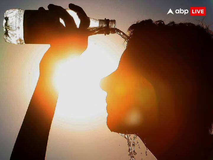 रोहिणी नक्षत्र में प्रवेश करते ही सूर्य और धरती के बीच की दूरी बेहद कम हो जाती है. किस दौरान सूर्य की किरणें सीधे पृथ्वी पर पड़ती हैं तो इस बीच तापमान सबसे ज्यादा होता है.