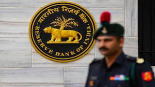 RBI: યસ બેન્ક અને ICICI બેન્ક પર કાર્યવાહી, RBIએ ફટકાર્યો દંડ
