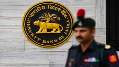 RBI Imposes Penalty on Yes Bank ICICI Bank For Rule Violations Know Details ICICI and Yes Bank Fined: ஐ.சி.ஐ.சி.ஐ., யெஸ் வங்கிகளுக்கு கோடிக்கணக்கில் அபராதம்!  ஆர்.பி.ஐ. அதிரடிக்கு காரணம் என்ன?