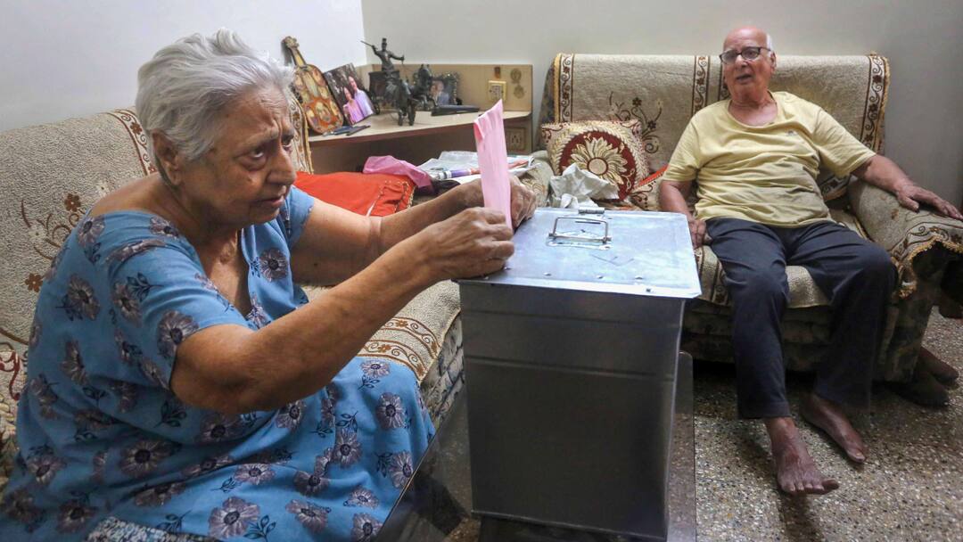 पोस्टल बैलेट और ETPBS से डाले गए मतों की गणना के लिए लगेंगी 800 टेबल्स, जानें लोकसभावार आंकड़ा Rajasthan Lok Sabha Election 2024 800 tables installed for counting of postal ballot and ETPBS votes ANN पोस्टल बैलेट और ETPBS से डाले गए मतों की गणना के लिए लगेंगी 800 टेबल्स, जानें लोकसभावार आंकड़ा