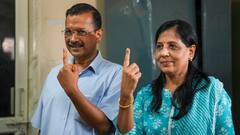 Delhi Elections 2024: अरविंद केजरीवाल ने बीवी बच्चों संग डाला वोट, देखें तस्वीरें