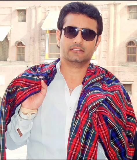 ਰਾਜ ਬਰਾੜ ਭਲੇ ਹੀ ਇਸ ਦੁਨੀਆ ਵਿੱਚ ਨਹੀ ਹਨ, ਪਰ ਉਨ੍ਹਾਂ ਦੀਆਂ ਯਾਦਾਂ ਅੱਜ ਵੀ ਪ੍ਰਸ਼ੰਸਕਾਂ ਦੇ ਦਿਲਾਂ ਵਿੱਚ ਵਸਦੀਆਂ ਹਨ। ਉਨ੍ਹਾਂ ਦੀ ਪਤਨੀ ਬਿੰਦੂ ਬਰਾੜ ਵੱਲੋਂ ਪਹਿਲੀ ਵਾਰ ਆਪਣੇ ਵਿਆਹ ਦੀਆਂ ਖਾਸ ਝਲਕੀਆਂ ਫੈਨਜ਼ ਨਾਲ ਸਾਂਝੀਆਂ ਕੀਤੀਆਂ ਗਈਆਂ ਹਨ।