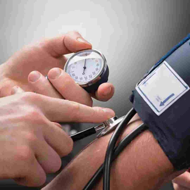 ਜੇਕਰ ਬਲੱਡ ਸ਼ੂਗਰ ਕੰਟਰੋਲ 'ਚ ਨਾ ਹੋਵੇ ਤਾਂ ਵੀ ਭਾਰ ਘੱਟ ਕਰਨ 'ਚ ਦਿੱਕਤ ਆਉਂਦੀ ਹੈ। ਨਮਾਮੀ ਦਾ ਕਹਿਣਾ ਹੈ ਕਿ HbA1c ਟੈਸਟ ਕਰਵਾਉਣਾ ਚਾਹੀਦਾ ਹੈ ਤਾਂ ਕਿ ਇਨਸੁਲਿਨ ਪ੍ਰਤੀਰੋਧ ਦਾ ਪਤਾ ਲਗਾਇਆ ਜਾ ਸਕੇ।