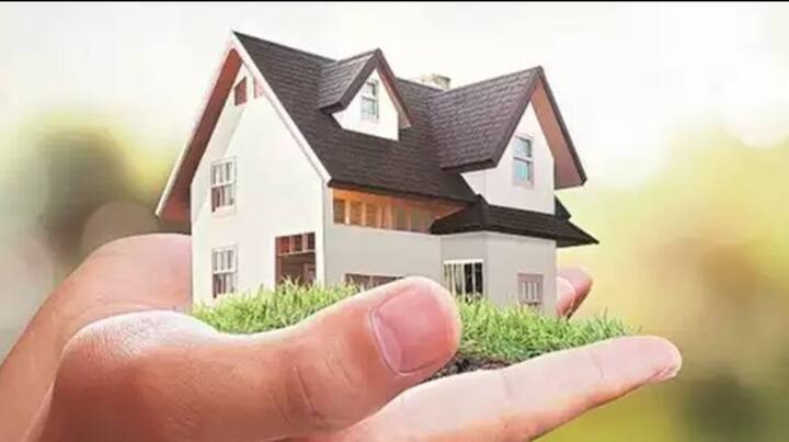 बँक ऑफ बडोदा ही बँकदेखील ग्राहकांना 8.40 टक्क्यांपासून 10.60 टक्क्यांपर्यंत व्याज घेत आहे. नोकरदार, उद्योजक अशा सर्वांनाच गृहकर्जासाठी समान व्याज असेल, असे या बँकेच्या संकेतस्थळावर नमूद आहे.