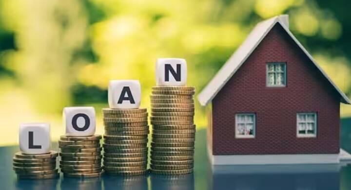 आकर्षक व्याजदर देणाऱ्या बँकांत भारतीय स्टेट बँकेचा समावेश आहे. ही बँक गृहकर्जावर 9.15 पासून ते 10.05 टक्क्यांपर्यंत वार्षिक व्याज आकारत आहे. प्रत्येकाच्या सीबील स्कोअरनुसार या व्याजदरात बदल होण्याची शक्यता आहे.