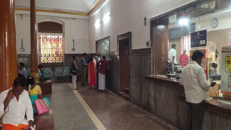 Tanjore railway station at regular location Ticket issuing centers opened - TNN அப்பாடா... திறந்துட்டாங்க: தஞ்சை ரயில் நிலையத்தில் வழக்கமான இடத்திற்கு வந்த டிக்கெட் கவுன்டர்