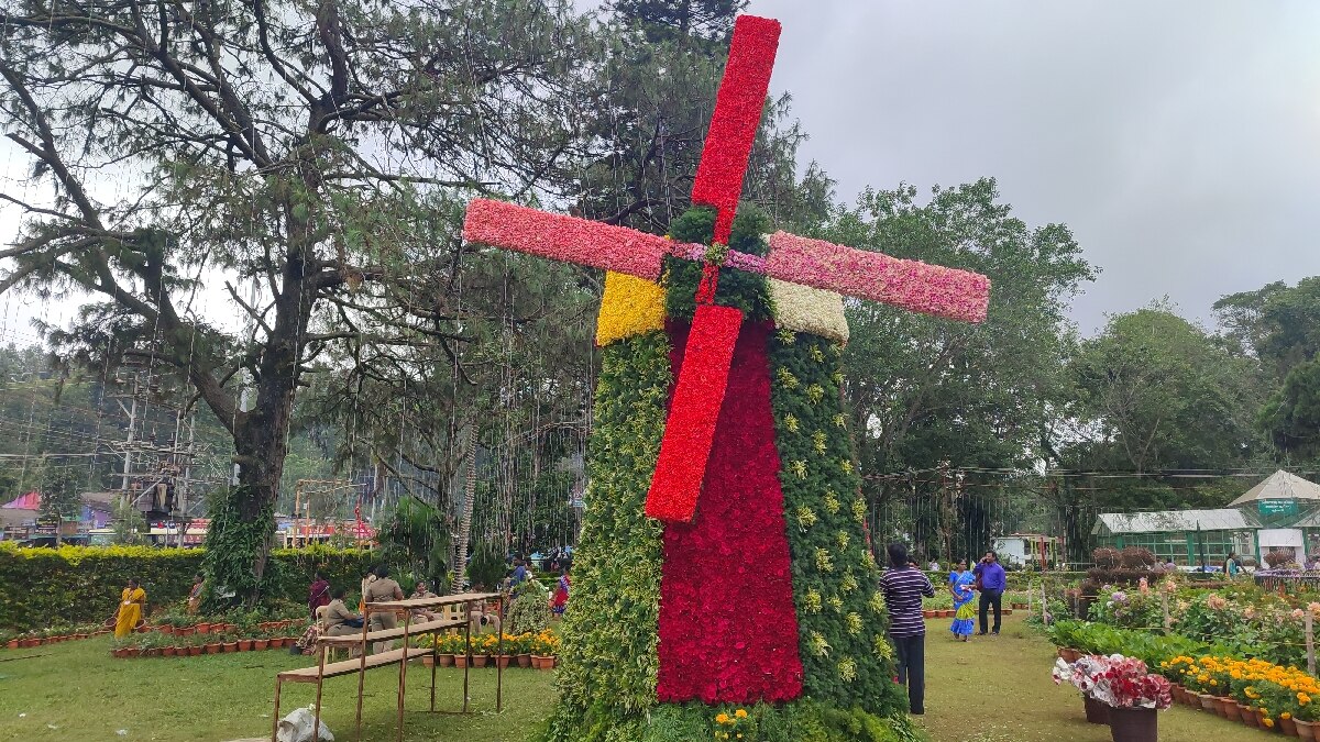 சுற்றுலா பயணிகளுக்கு ஹேப்பி நியூஸ்; ஏற்காடு மலர்க்கண்காட்சி 4 நாட்களுக்கு நீட்டிப்பு