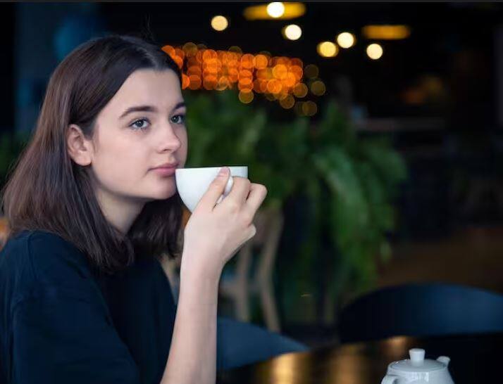 ਗਰਮੀਆਂ 'ਚ ਲੋਕ ਚਾਹ ਘੱਟ ਅਤੇ ਕੌਫੀ ਜ਼ਿਆਦਾ ਪੀਣਾ ਪਸੰਦ ਕਰਦੇ ਹਨ।