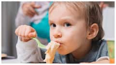 पैकेट वाले बेबी फूड खरीदने से पहले इन बातों का रखें ध्यान