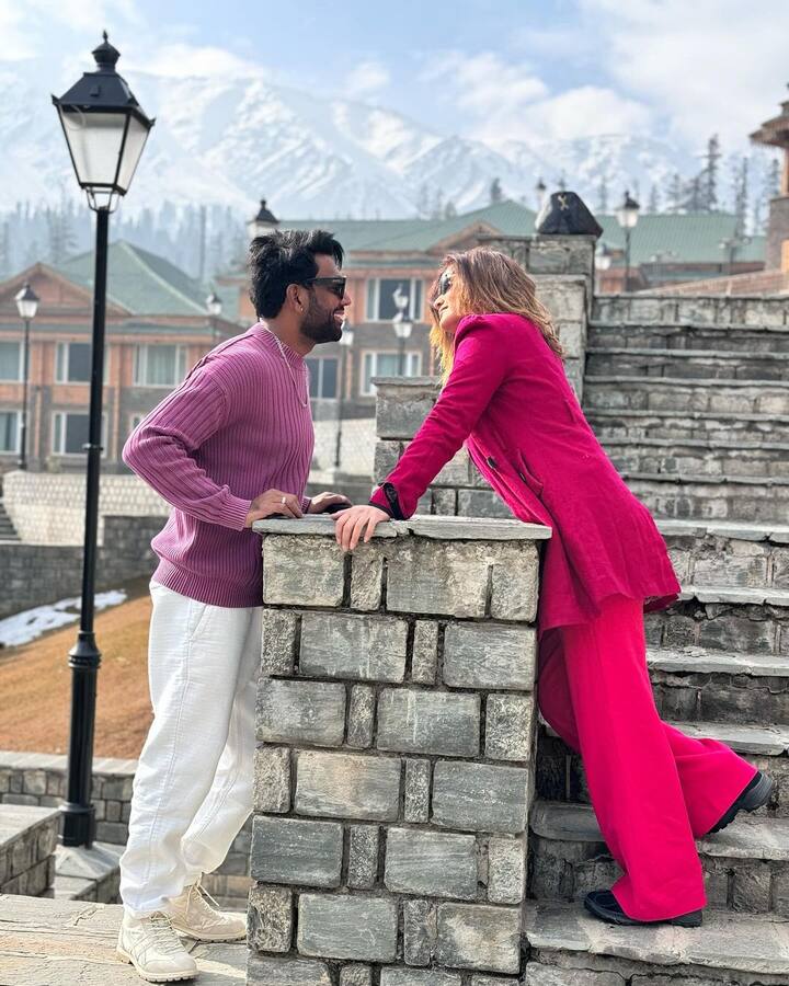 आरती सिंह ने दीपक चौहान संग 25 अप्रैल को मुंबई में शादी की थी. दोनों की शादी बहुत ही धूमधाम से हुई थी. जिसमें गोविंदा समेत कई स्टार्स पहुंचे थे.