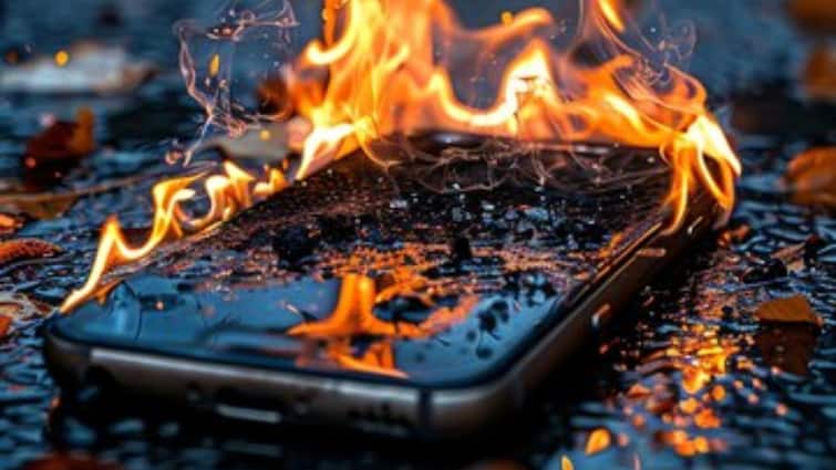 iPhone Cooling Tips: क्या आपका आईफोन गर्मियों में कर रहा ओवरहीट? इन 5 टिप्स से ऐसे करें ठंडा