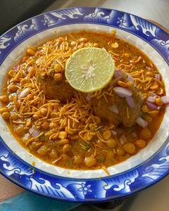 Maharashtrian Snacks: सुबह का नाश्ता हो या शाम का स्नैक, ये मराठी डिशेज आपको नहीं करेंगे निराश