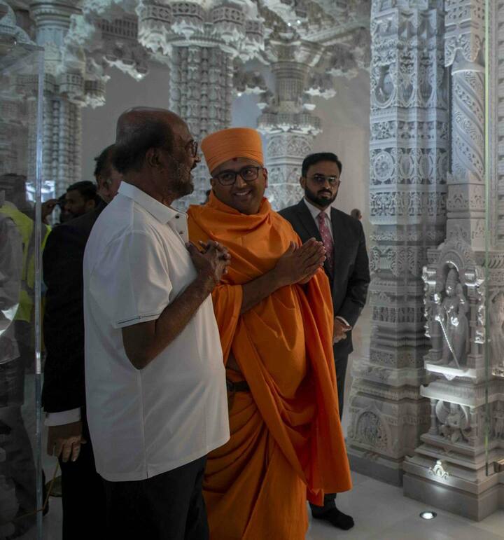 சினிமா வாழ்க்கையில் பிசியாக நடித்து புகழின் உச்சியில் இருந்தாலும், ஆன்மிகத்தின் மீது பெரும் பற்று கொண்டவராக இருக்கிறார் ரஜினி.