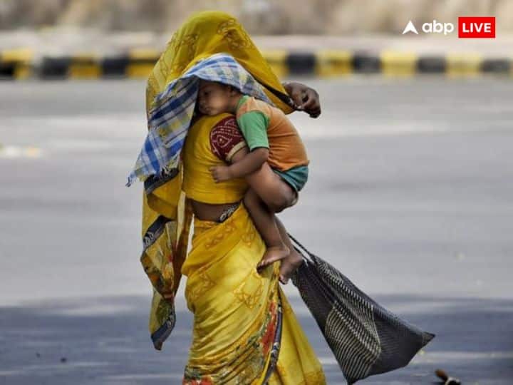 नौतपा 25 मई से 02 जून तक रहेगा.  इस दौरान सूर्य देव को जल अर्पित करें. लोगों को गर्मी से राहत देने वाली चीजों का दान करें. इससे सूर्य की कृपा प्राप्त होती है.