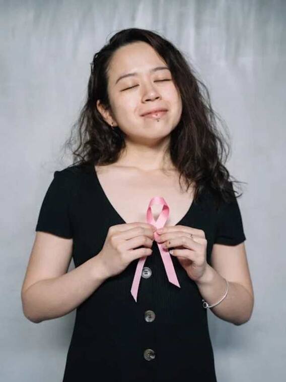 ब्रेस्ट कैंसर का सबसे पहला लक्षण क्या है?