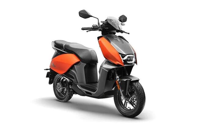 விடா வி1 ப்ரோ - ஒரு முறை முழுமையாக சார்ஜ் செய்தால் 165 கிமீ வரை பயணிக்கலாம். அதிகபட்சமாக மணிக்கு 80 கிமீ வேகத்தில் பயணிக்கும்.தொடக்க விலை ரூ.1.26 லட்சம்