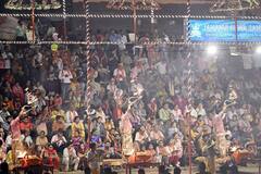 वाराणसी में काशीपुराधिपति से लेकर कोतवाल और घाटों से सड़कों तक सियासी जमघट, देखें तस्वीर