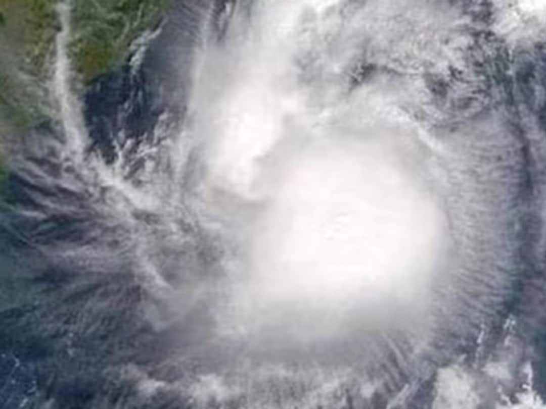 cyclone remal tracker path imd alert west bengal rainfall assam tripura strong winds Cyclone Remals: ਤਬਾਹੀ ਮਚਾਉਂਦਾ ਆ ਰਿਹਾ ਹੈ ਚੱਕਰਵਾਤੀ ਤੂਫਾਨ, ਇਨ੍ਹਾਂ ਸੂਬਿਆਂ ਤੱਕ ਕਰੇਗਾ ਮਾਰ...