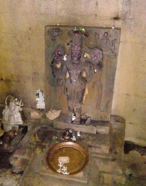 छत्तीसगढ़ का बस्तर अपनी प्राकृतिक खूबसूरती के साथ कई पौराणिक परंपरा और रियासत काल में बनाए गए मंदिरों को लेकर काफी प्रसिद्ध है. इसलिए बस्तर को धर्म नगरी भी कहा जाता है. यहां मौजूद प्राचीन मंदिरे इस बात के साक्षी हैं कि बस्तर में रियासत काल से ही महादेव, भगवान विष्णु और दुर्गा देवी के प्रति काफी गहरी आस्था रही है. यही वजह है कि उन्होंने यहां पर भव्य और बेहद खूबसूरत मंदिरों का निर्माण किया है.