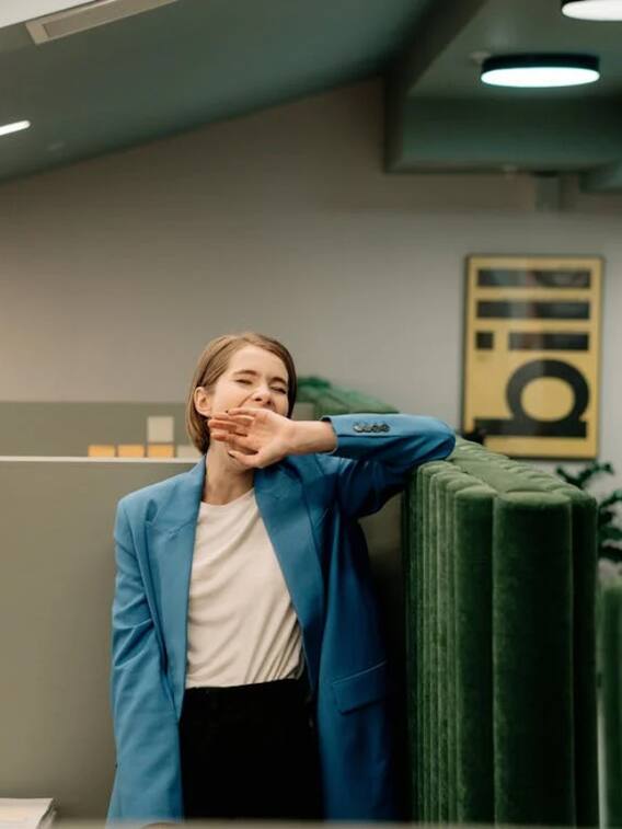 इंसान के अंगड़ाई लेने की क्या वजह है?