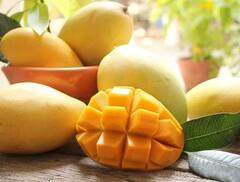 Mango Eating Tips: ਅੰਬ ਖਾਣ ਤੋਂ ਪਹਿਲਾਂ ਜ਼ਰੂਰ ਕਰੋ ਇਹ ਕੰਮ, ਨਹੀਂ ਤਾਂ ਸਿਹਤ ਨੂੰ ਹੋ ਸਕਦੈ ਵੱਡਾ ਨੁਕਸਾਨ